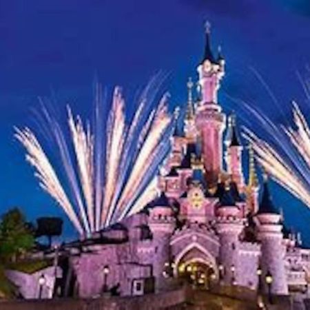 Proche Disney Et Paris - Studio Terrasse Et Parking Prive Montévrain Exterior foto